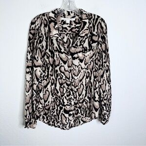 Diane Von Furstenberg Top Women Size 10 Silk Animal print Cheetah Leopard Blouse
